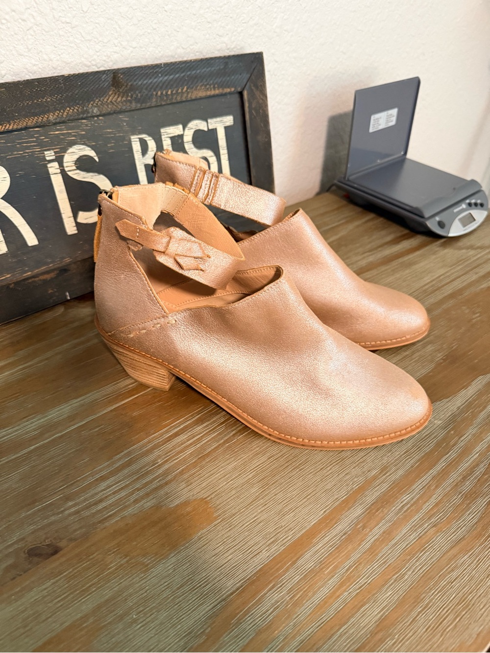 Kelsi Dagger Brooklyn Rose Gold Leather Ankle Booties Size 11